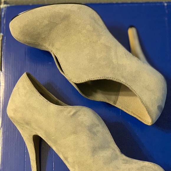 Apt. 9 high heels - Picture 3 of 3